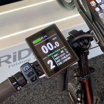Full Colour Intelligent Display with USB Charging Port